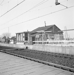 859284 Gezicht op het restant van het oude N.S.-station Heerhugowaard-Broek op Langendijk te Heerhugowaard.N.B. De naam ...